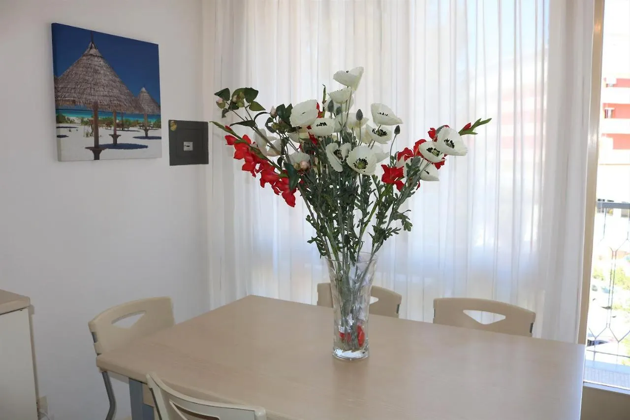 Stay Just Few Meters From The Beach Bibione Apartmán