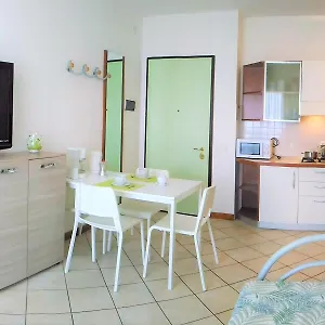  Apartment Flat With Pool Close To The