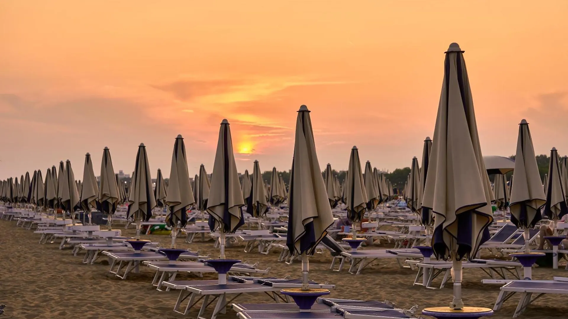 Stay Just Few Meters From The Beach Bibione Apartment